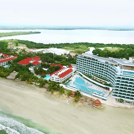 Hotel Las Americas Casa De Playa Cartagena Eksteriør billede Aerial view of the resort