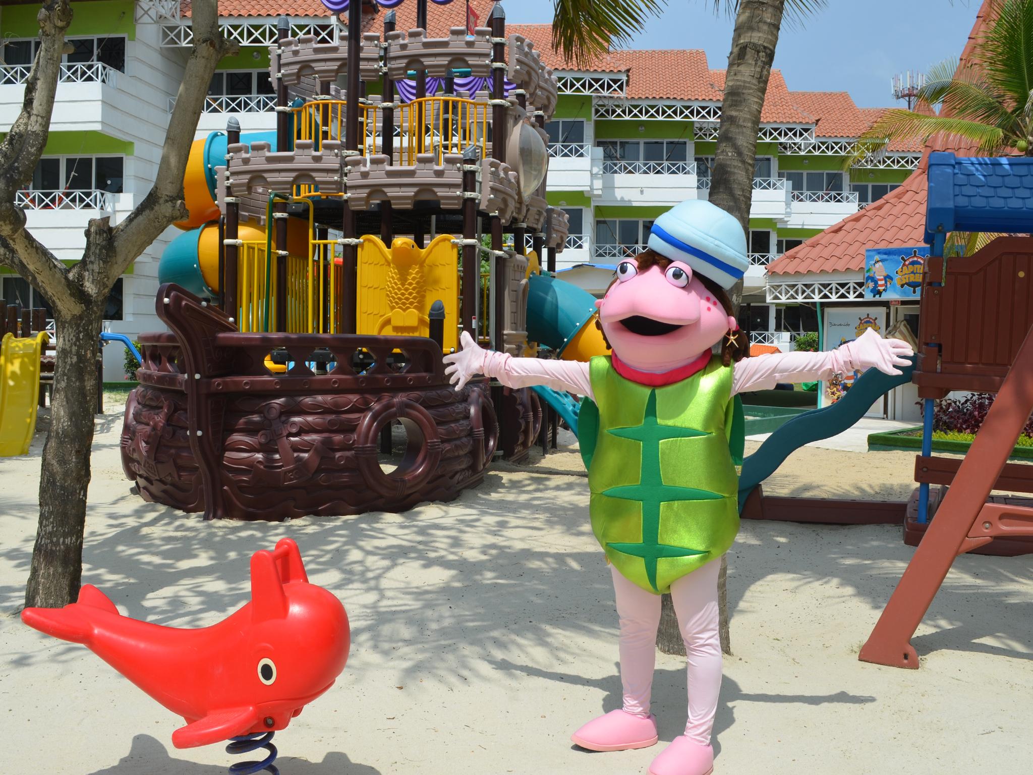 Hotel Las Americas Casa De Playa Cartagena Eksteriør billede The mascot of the resort, "The Dolphin"