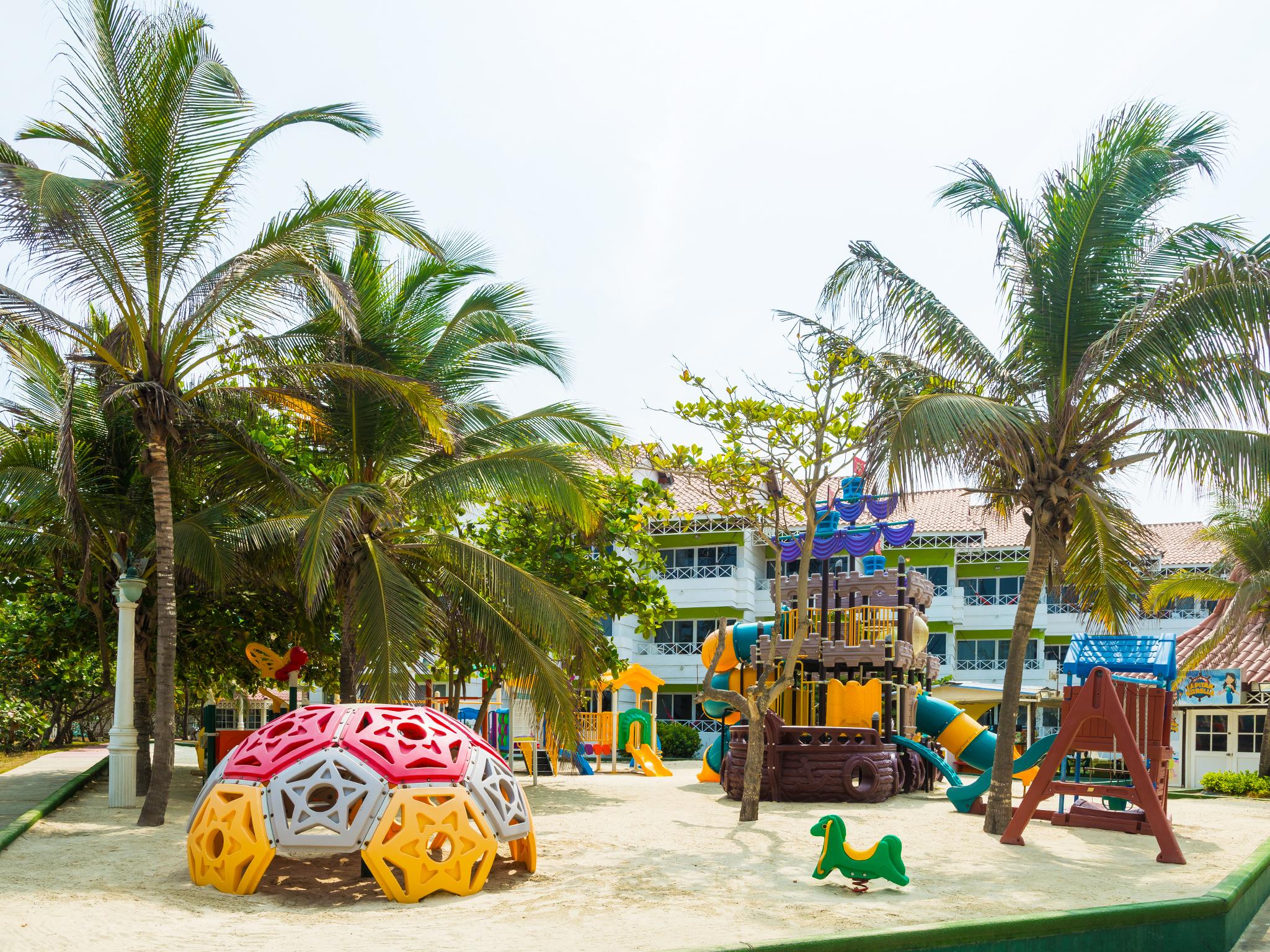 Hotel Las Americas Casa De Playa Cartagena Eksteriør billede Playground