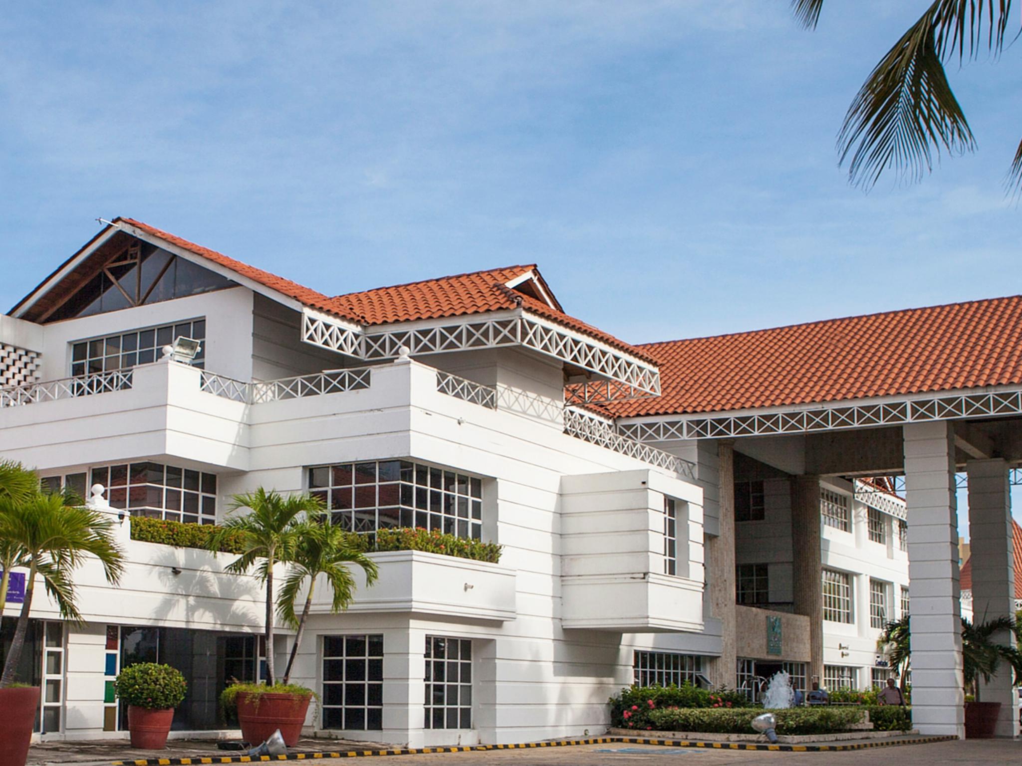Hotel Las Americas Casa De Playa Cartagena Eksteriør billede The University of Nottingham Malaysia Campus