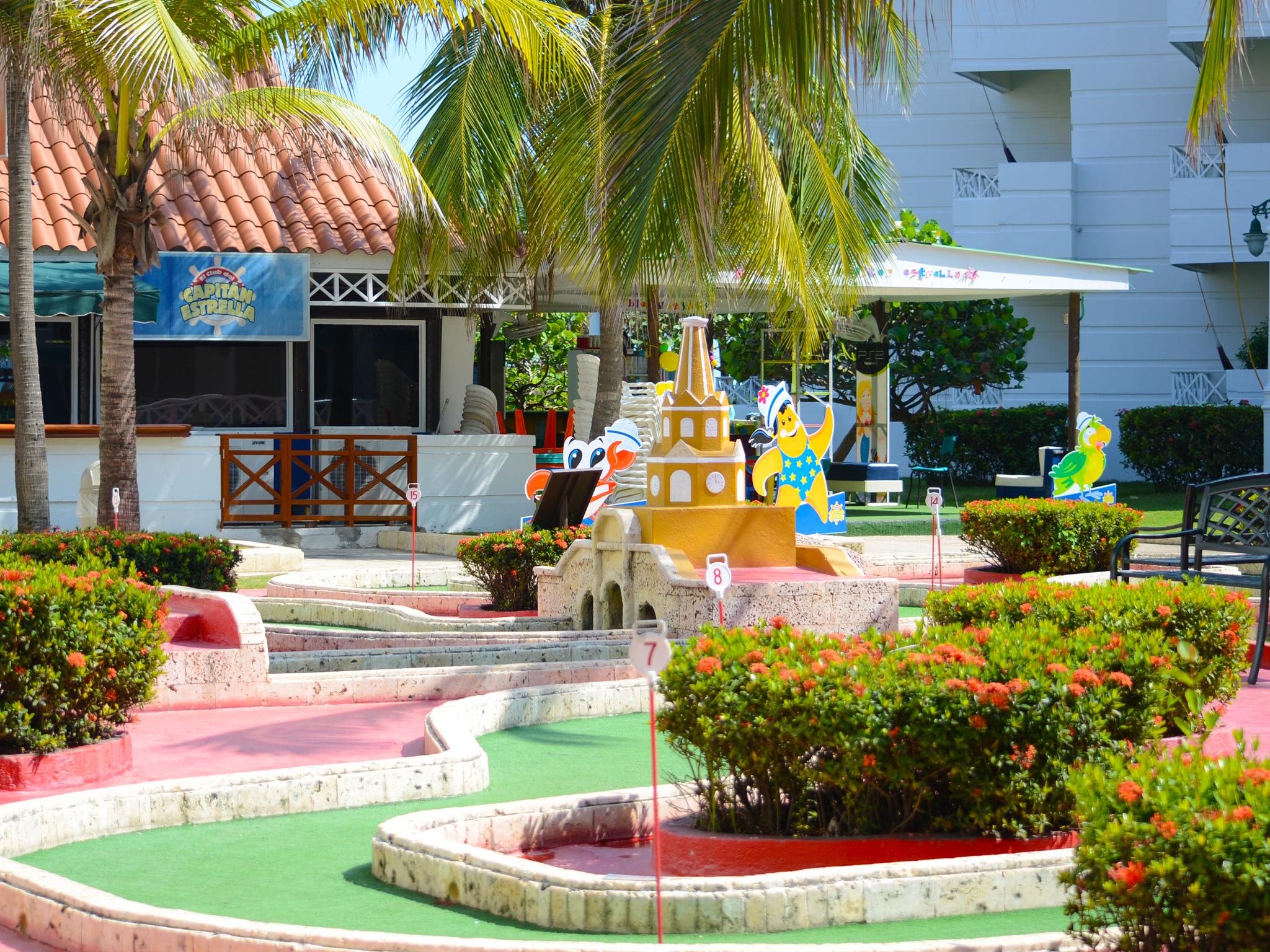 Hotel Las Americas Casa De Playa Cartagena Eksteriør billede Miniature golf course in Cancún, Mexico