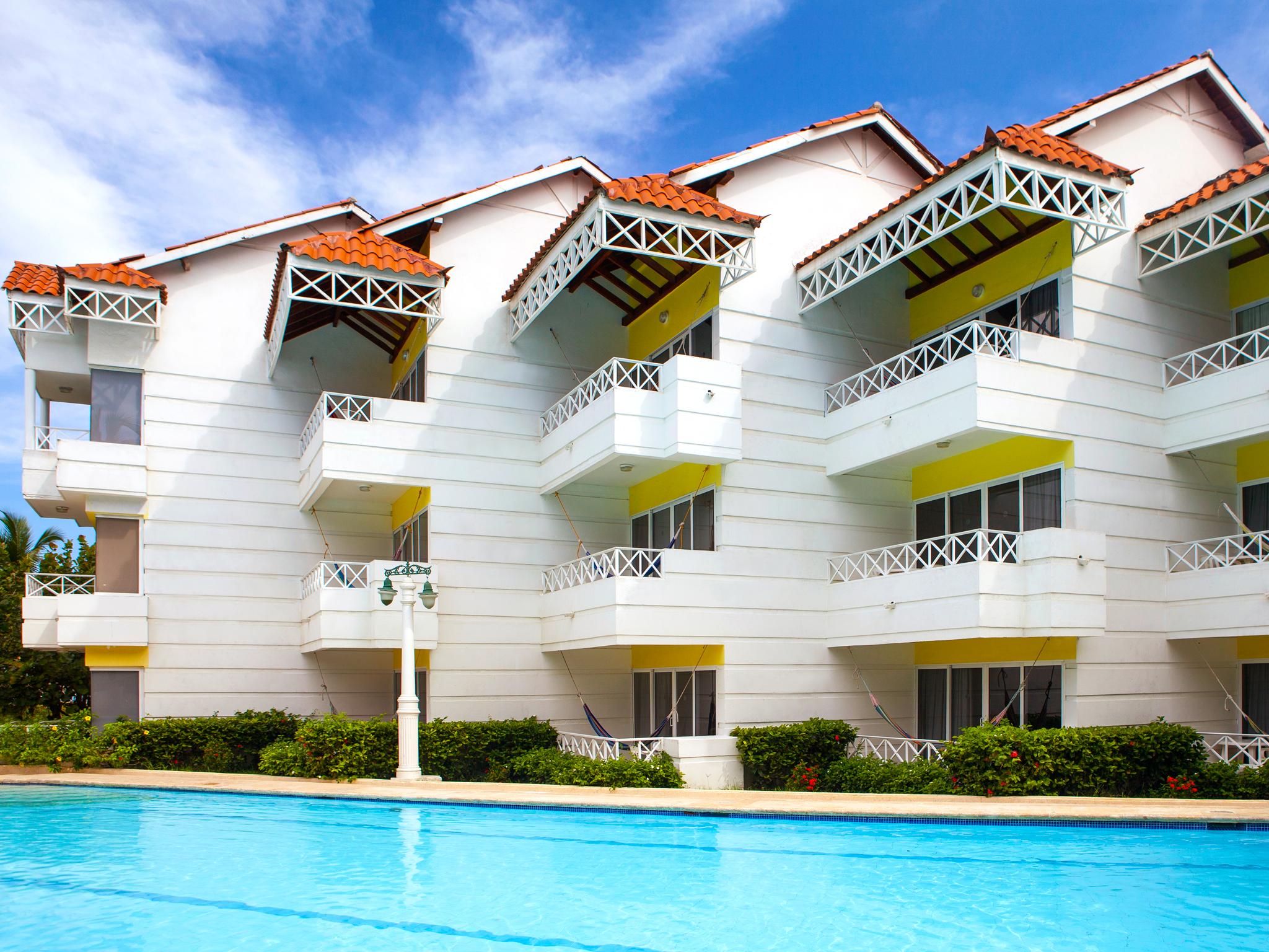 Hotel Las Americas Casa De Playa Cartagena Eksteriør billede Club Med Phuket