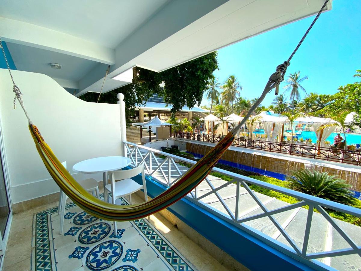 Hotel Las Americas Casa De Playa Cartagena Eksteriør billede Hammock on a balcony